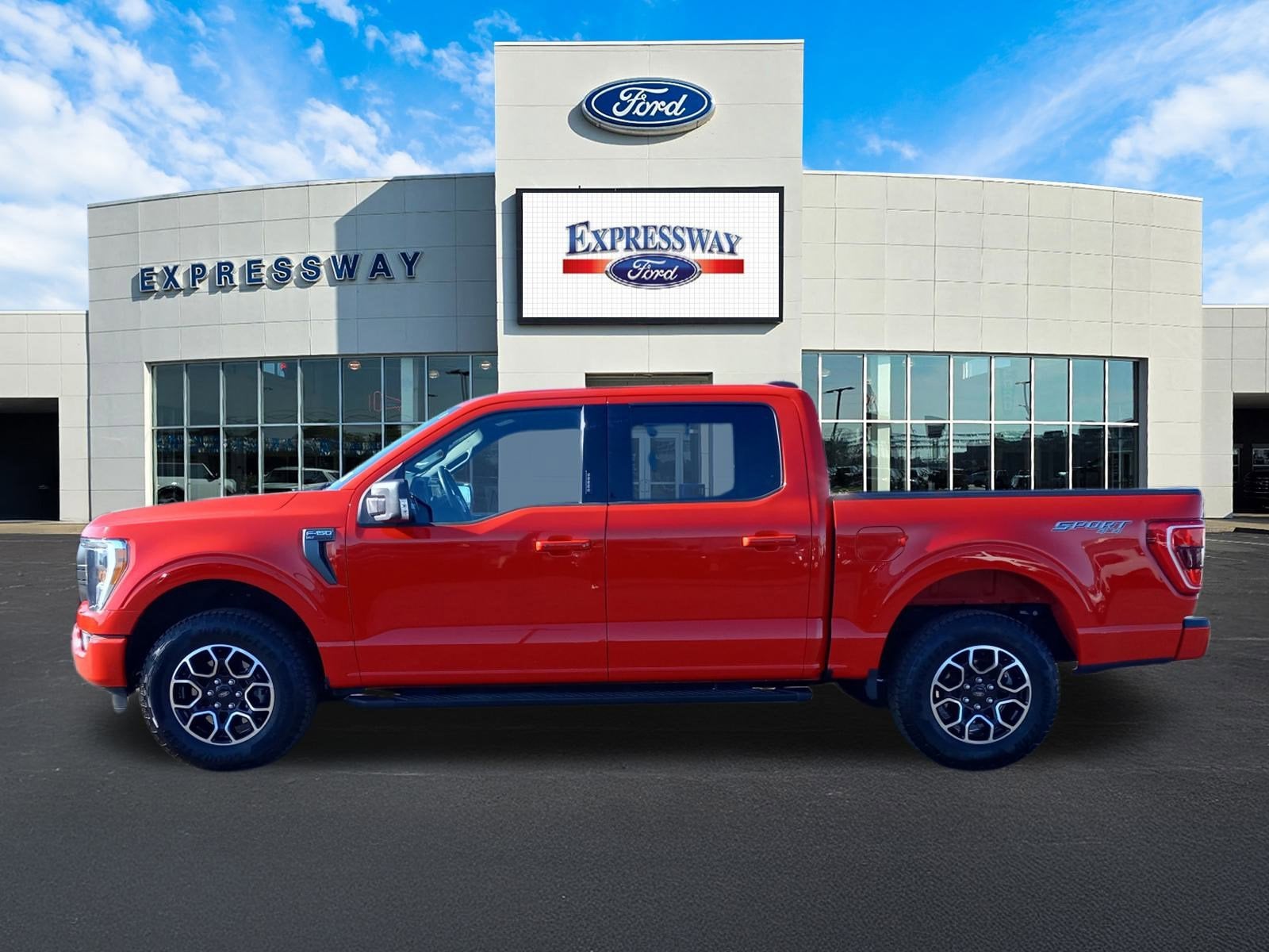 2023 Ford F-150 XLT 4WD SuperCrew 5.5' Box