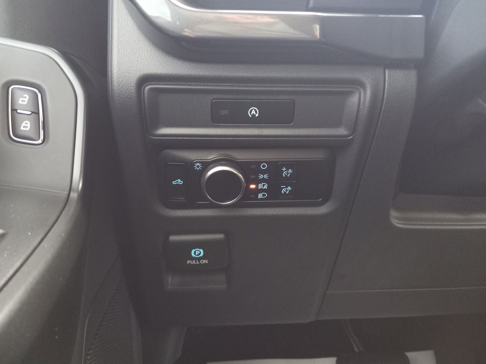 2025 Ford F-150 STX 4WD SuperCrew 5.5' Box