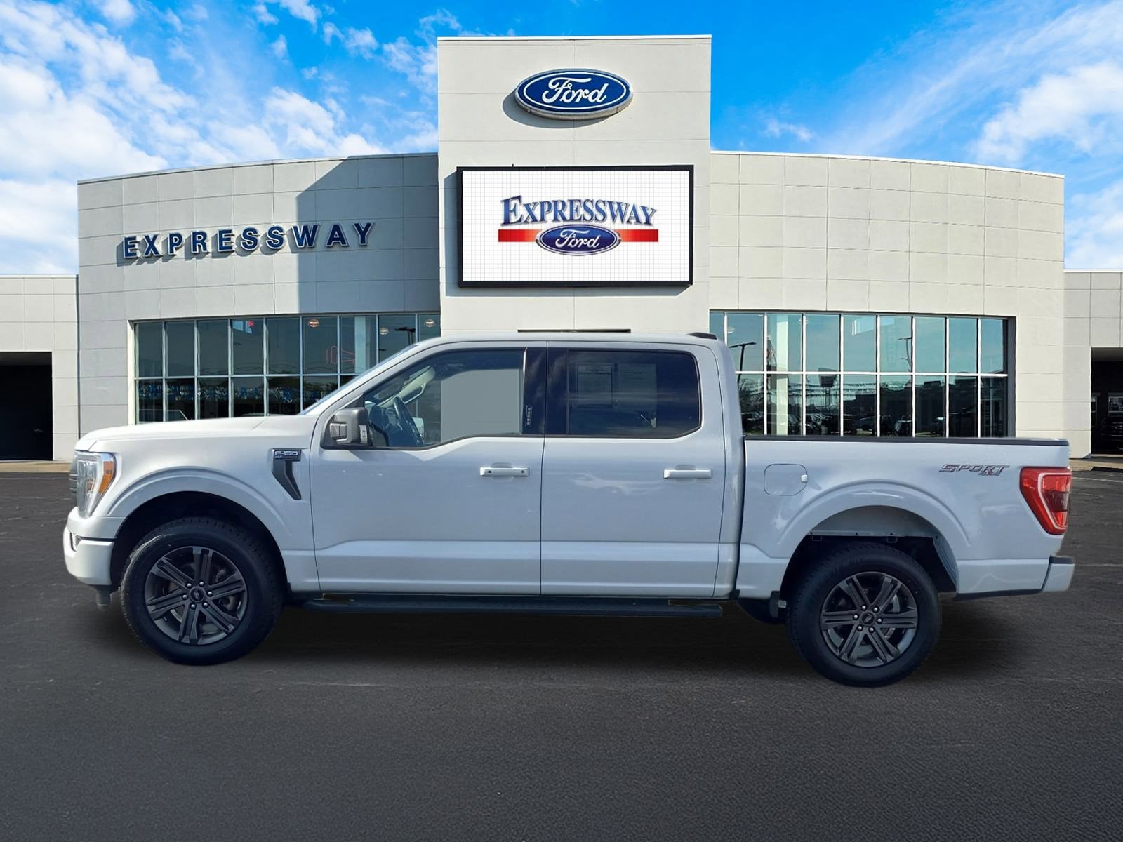 2022 Ford F-150 XLT 4WD SuperCrew 5.5' Box
