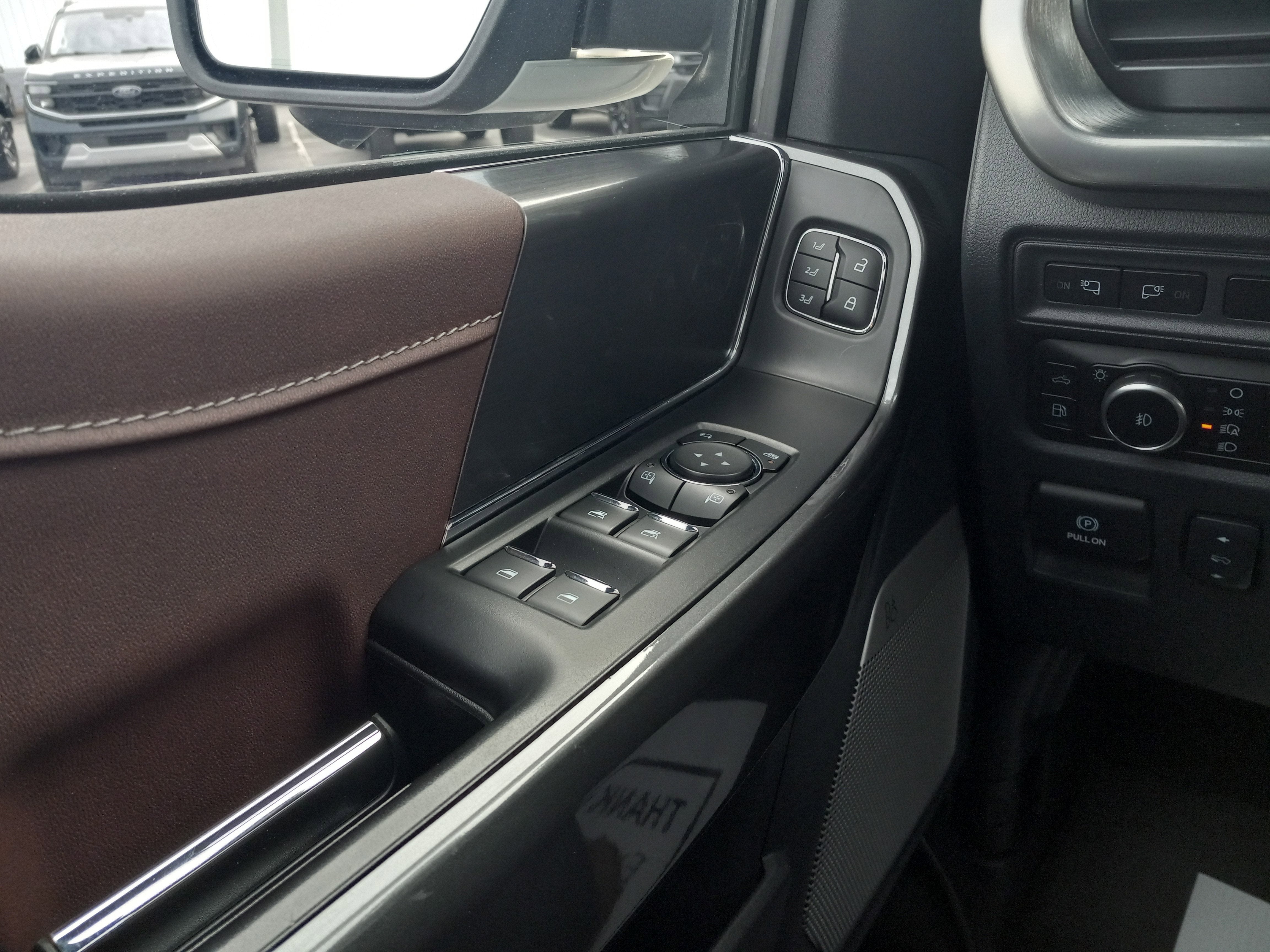 2023 Ford F-150 LARIAT 4WD SuperCrew 5.5' Box