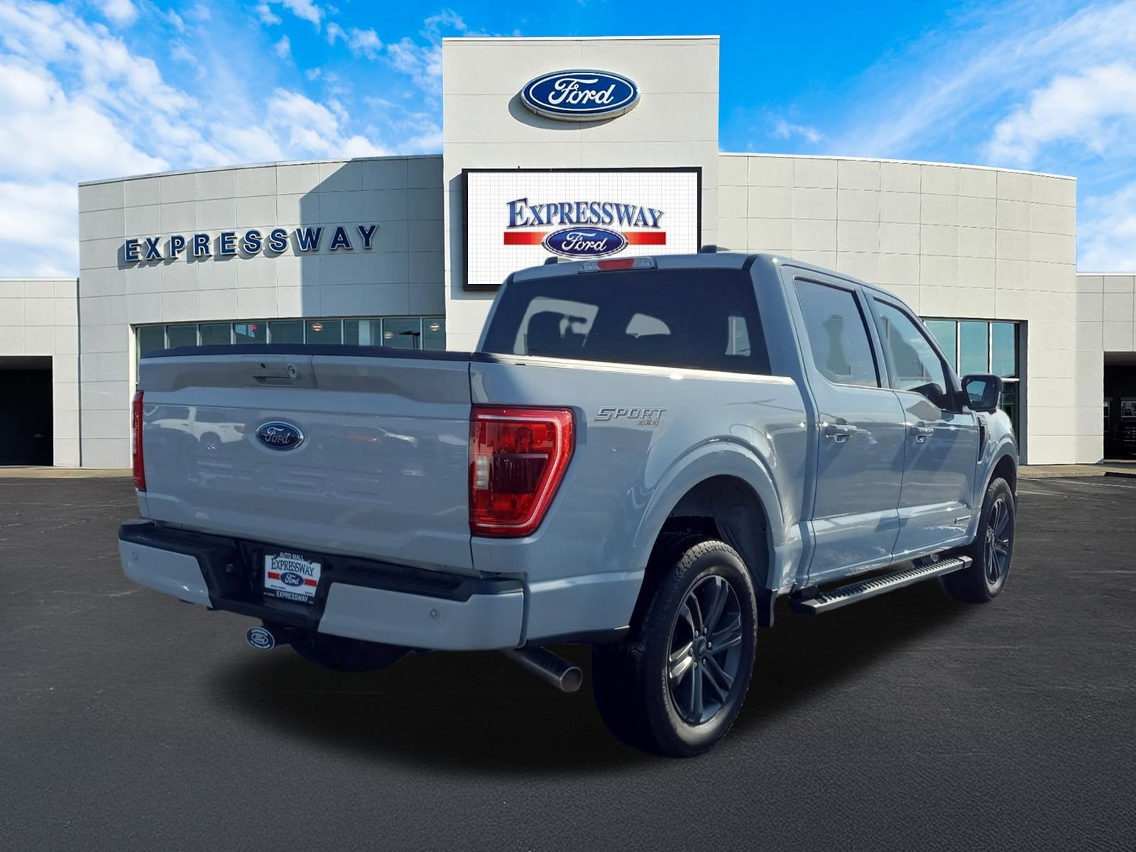 2023 Ford F-150 XLT 4WD SuperCrew 5.5' Box