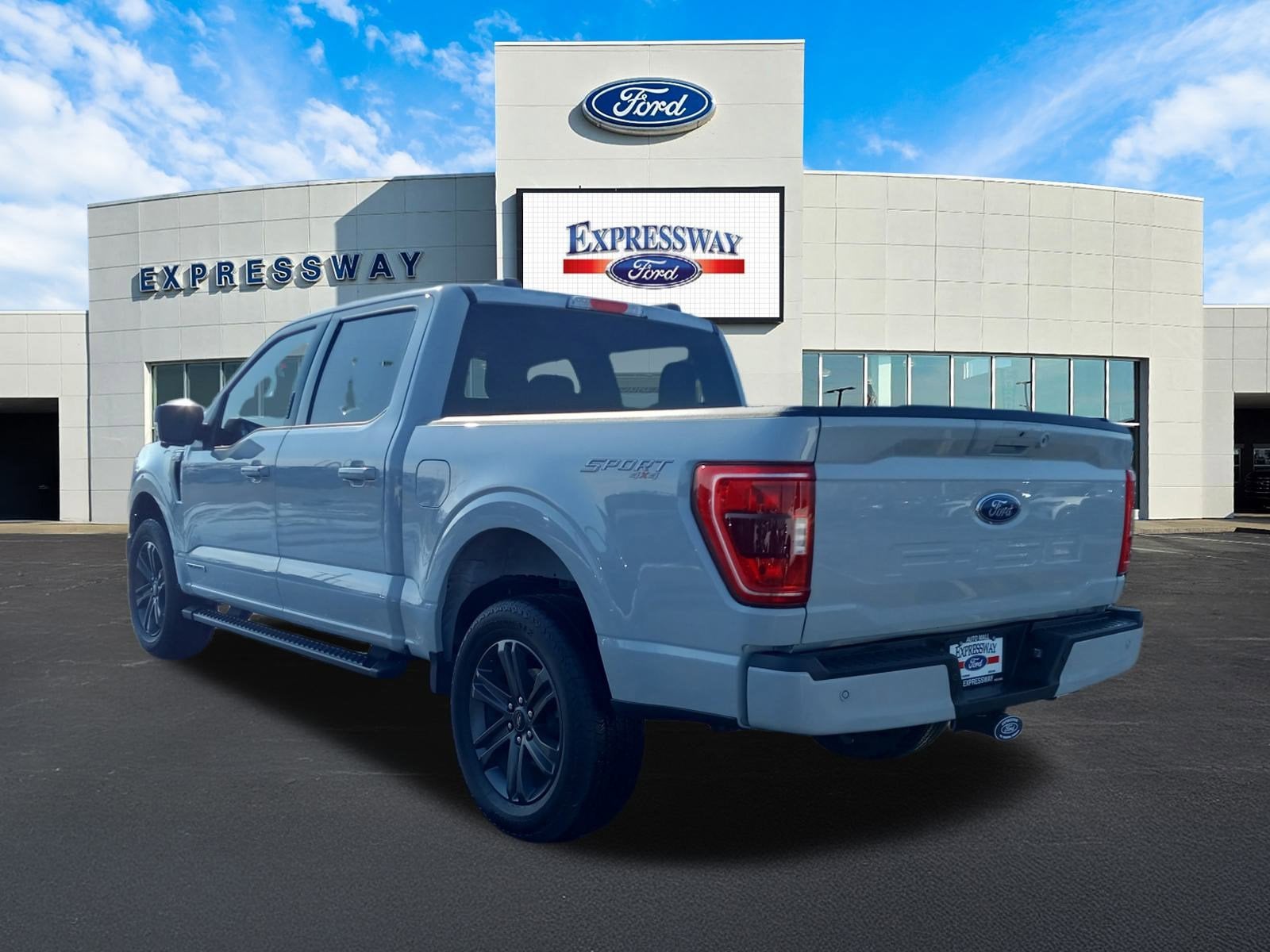 2023 Ford F-150 XLT 4WD SuperCrew 5.5' Box