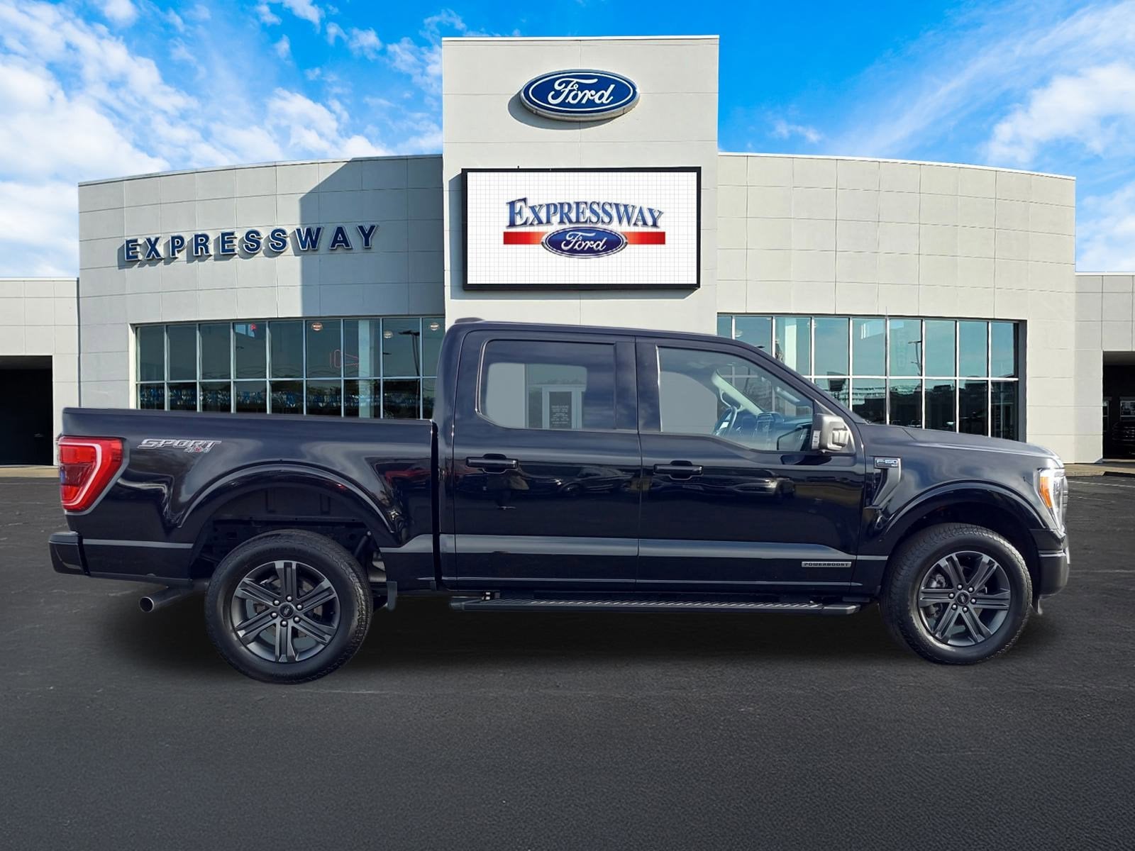 2023 Ford F-150 XLT 4WD SuperCrew 5.5' Box
