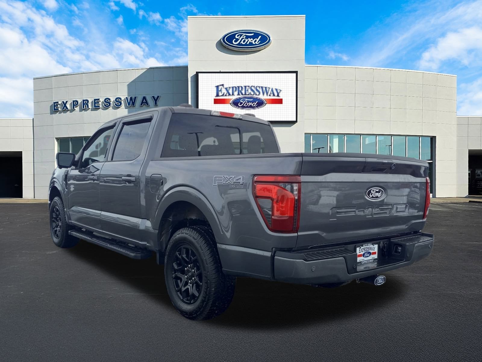 2024 Ford F-150 XLT 4WD SuperCrew 5.5' Box