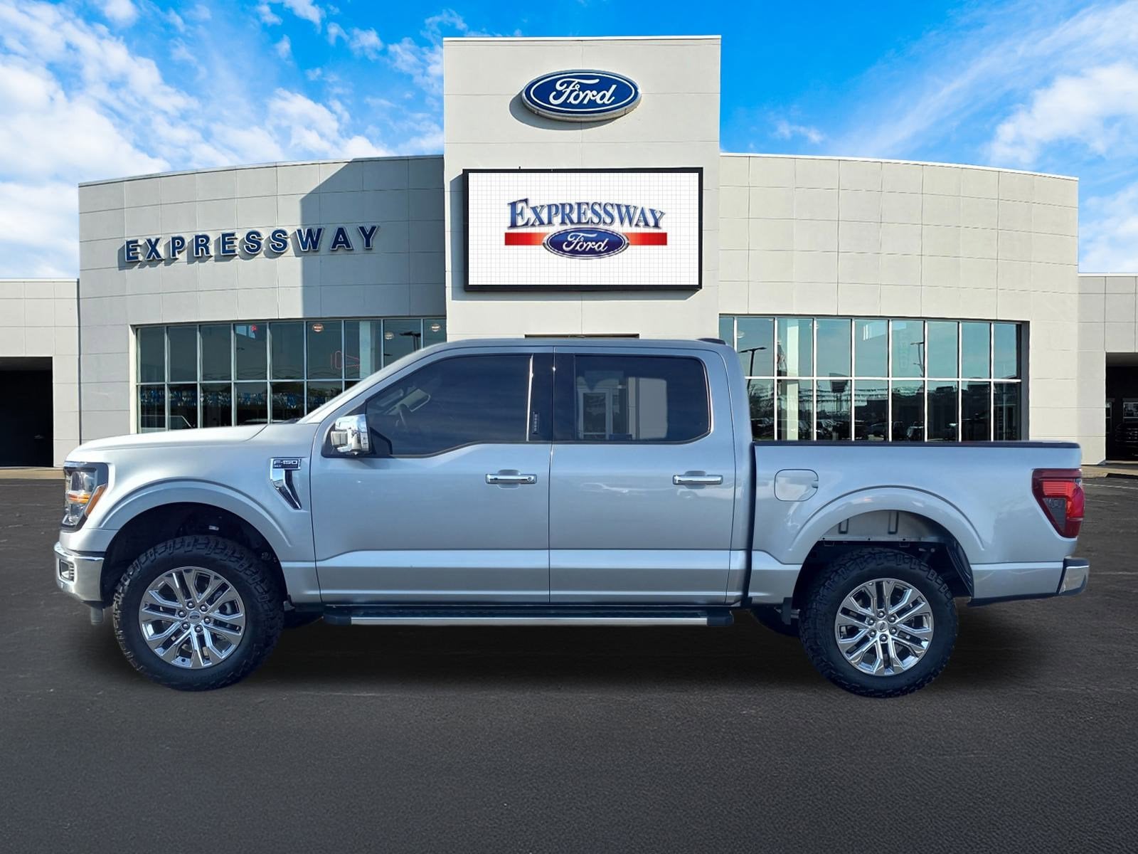 2024 Ford F-150 XLT 4WD SuperCrew 5.5' Box
