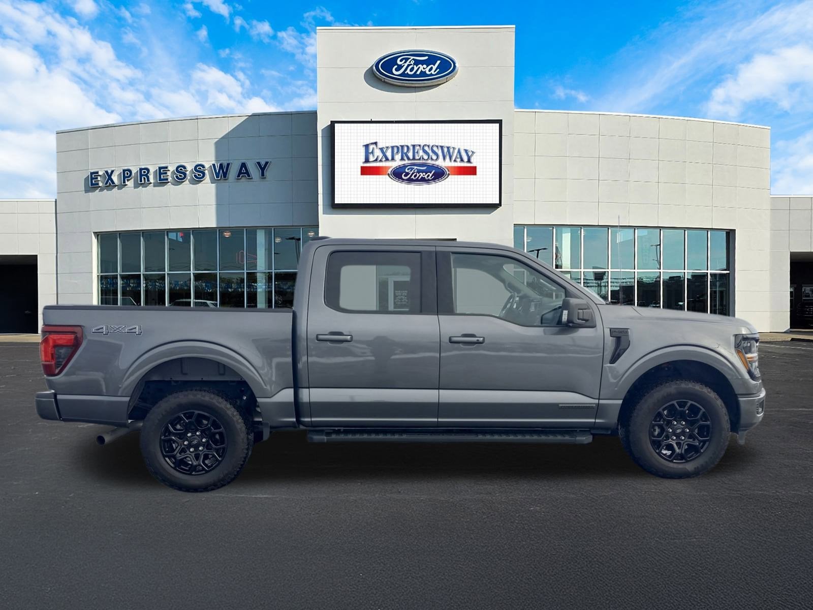 2024 Ford F-150 XLT 4WD SuperCrew 5.5' Box