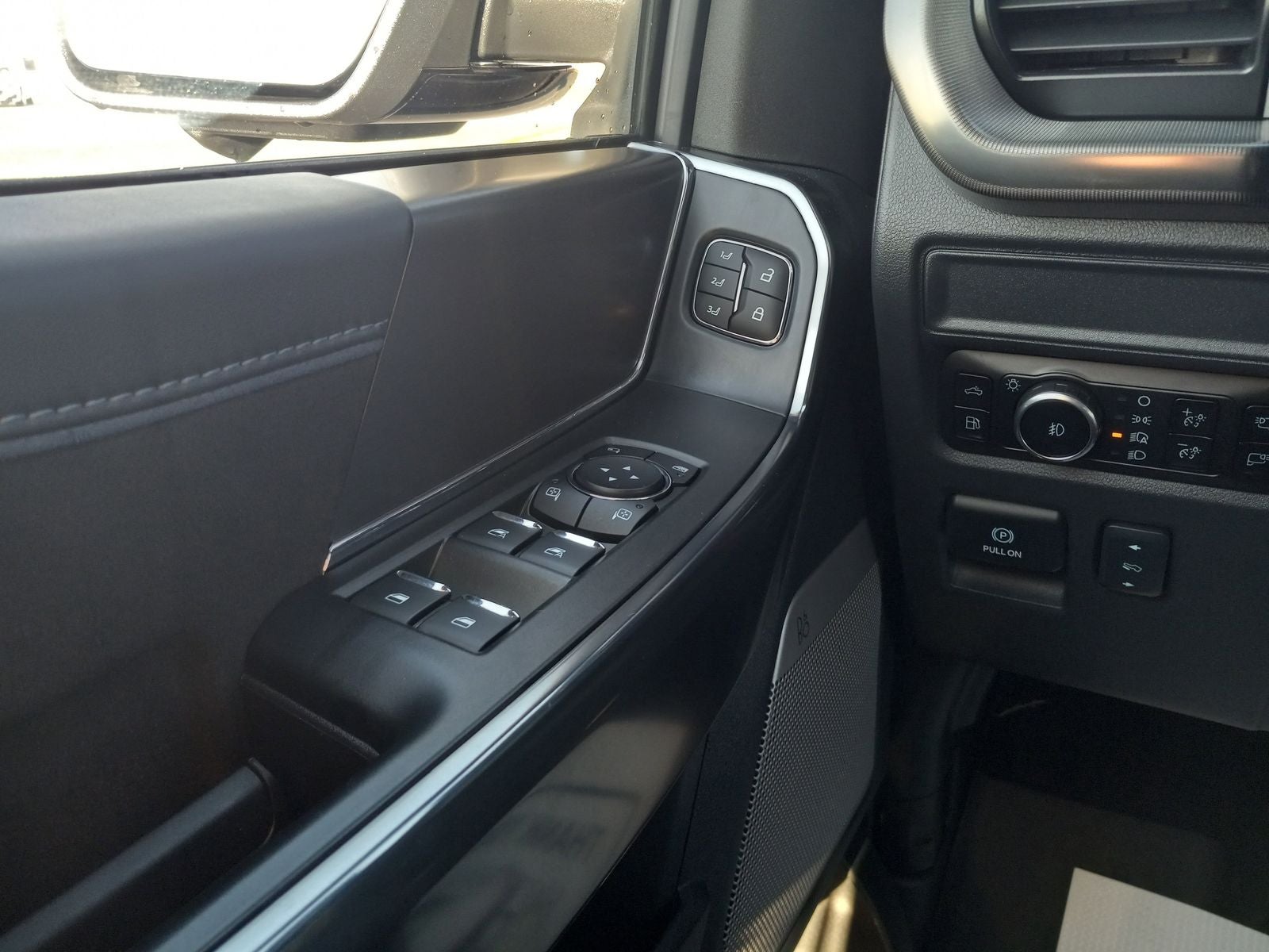 2025 Ford F-150 Platinum 4WD SuperCrew 5.5' Box