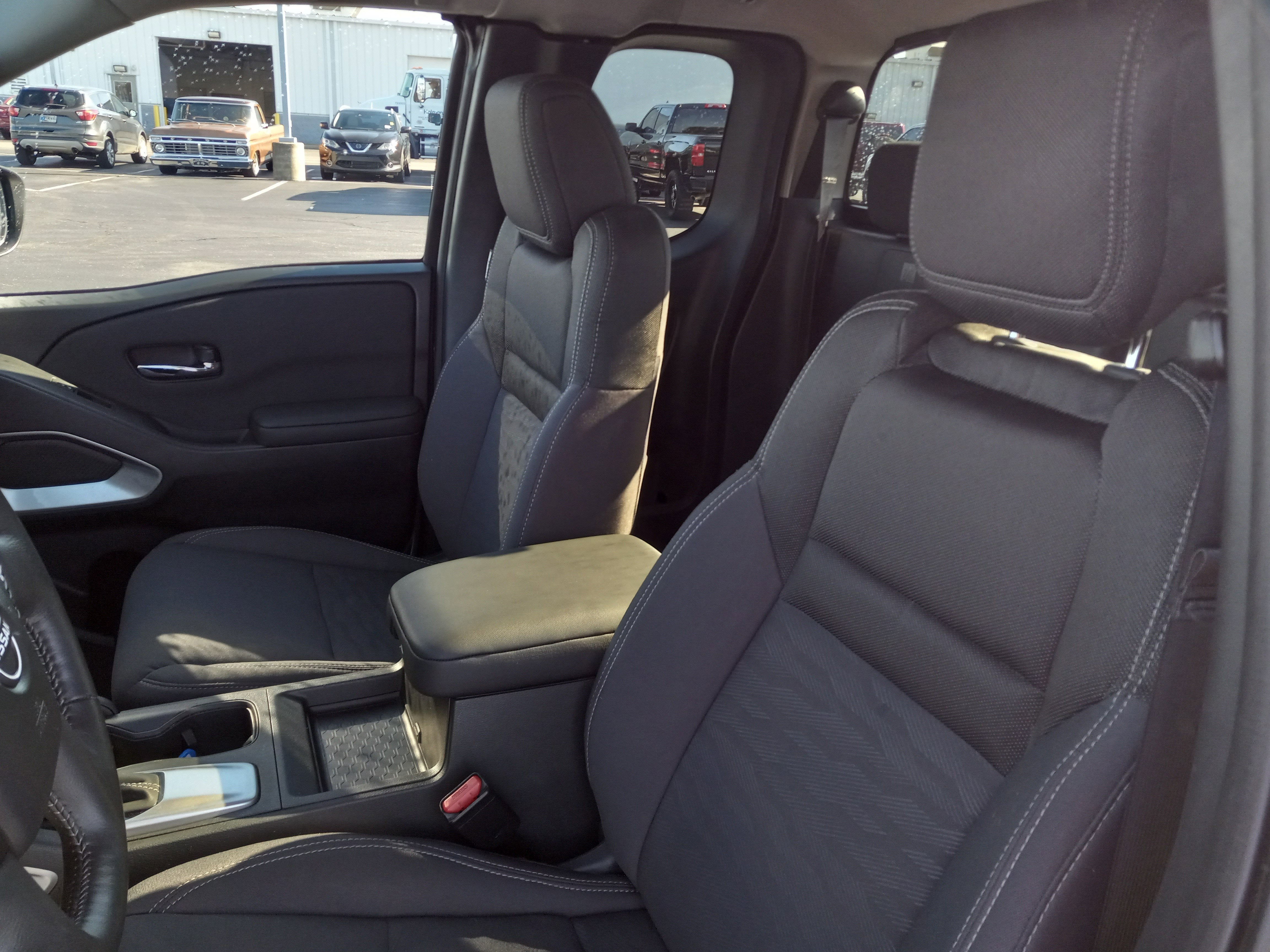 2024 Nissan Frontier SV