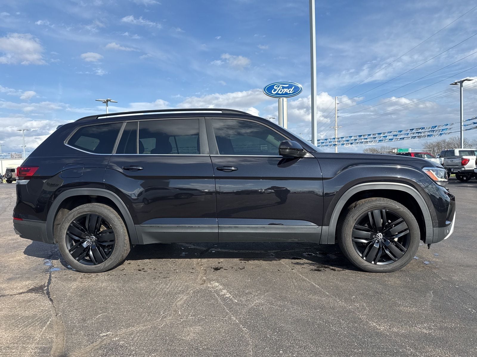 2022 Volkswagen Atlas 3.6L V6 SE w/Technology