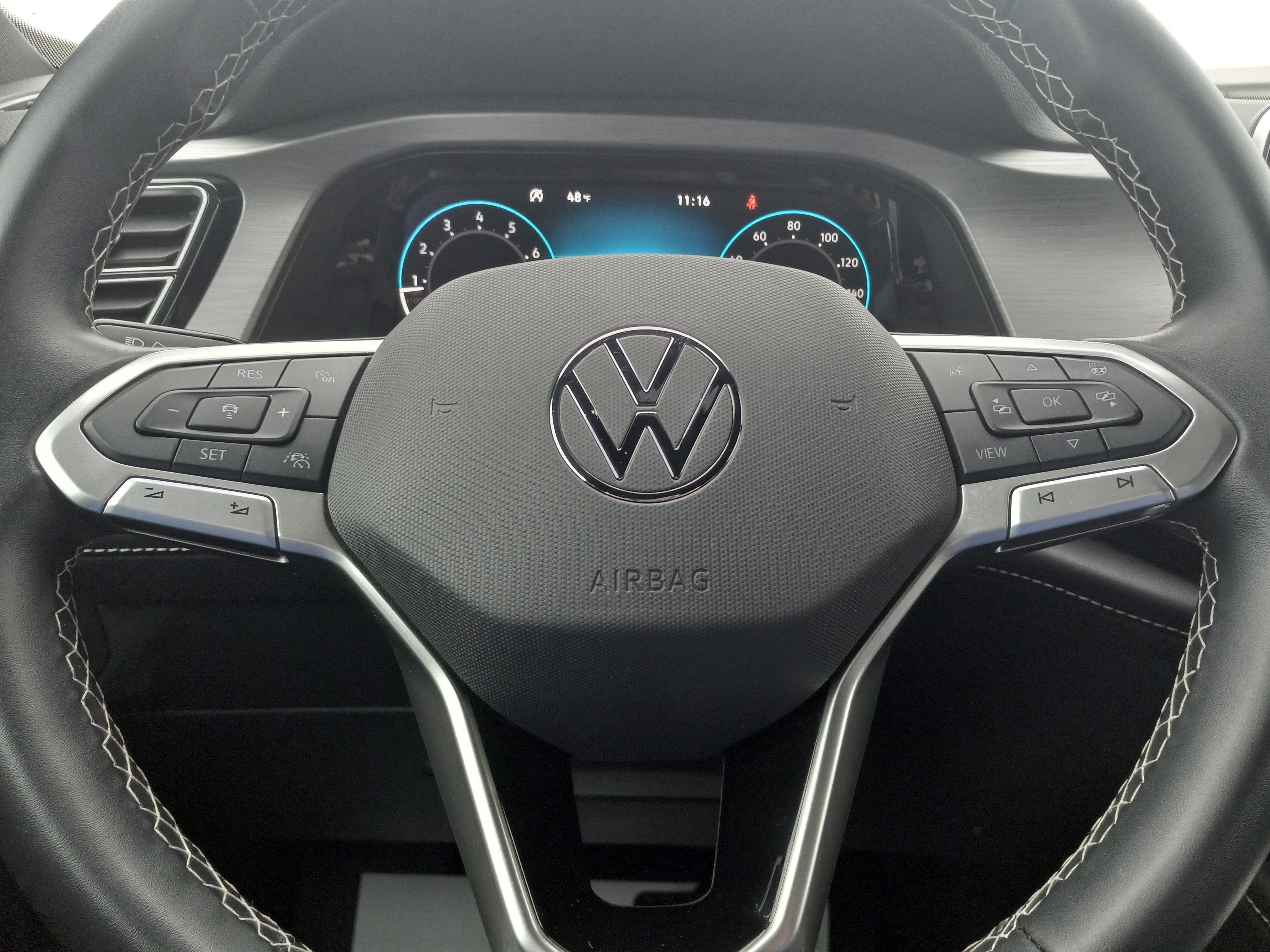 2025 Volkswagen Atlas Cross Sport 2.0T SE w/Technology