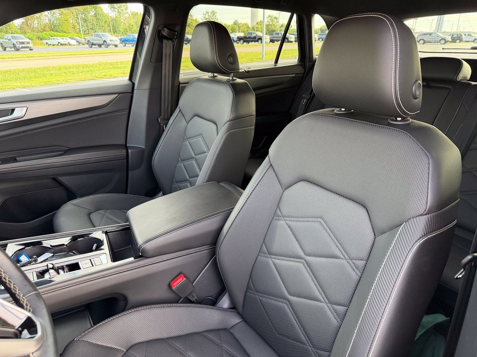 2025 Volkswagen Atlas Cross Sport 2.0T SE w/Technology