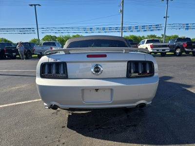 2005 Ford Mustang GT Deluxe