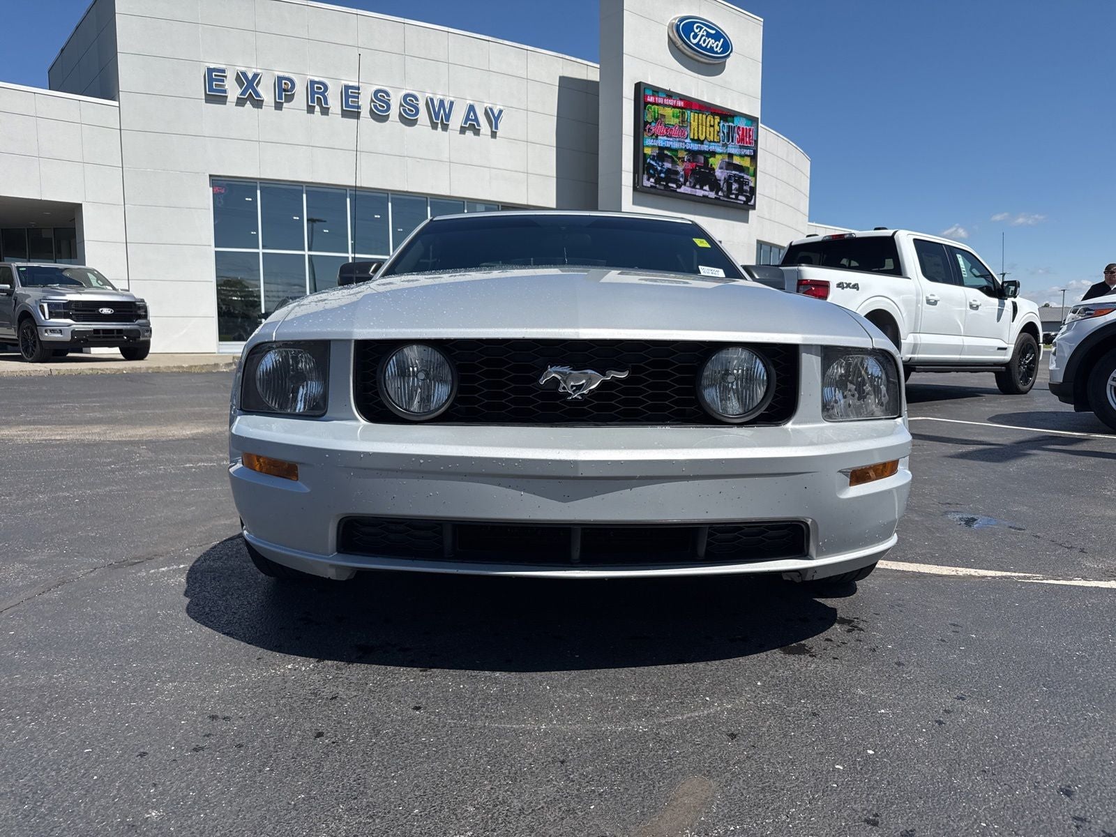 2005 Ford Mustang GT Deluxe