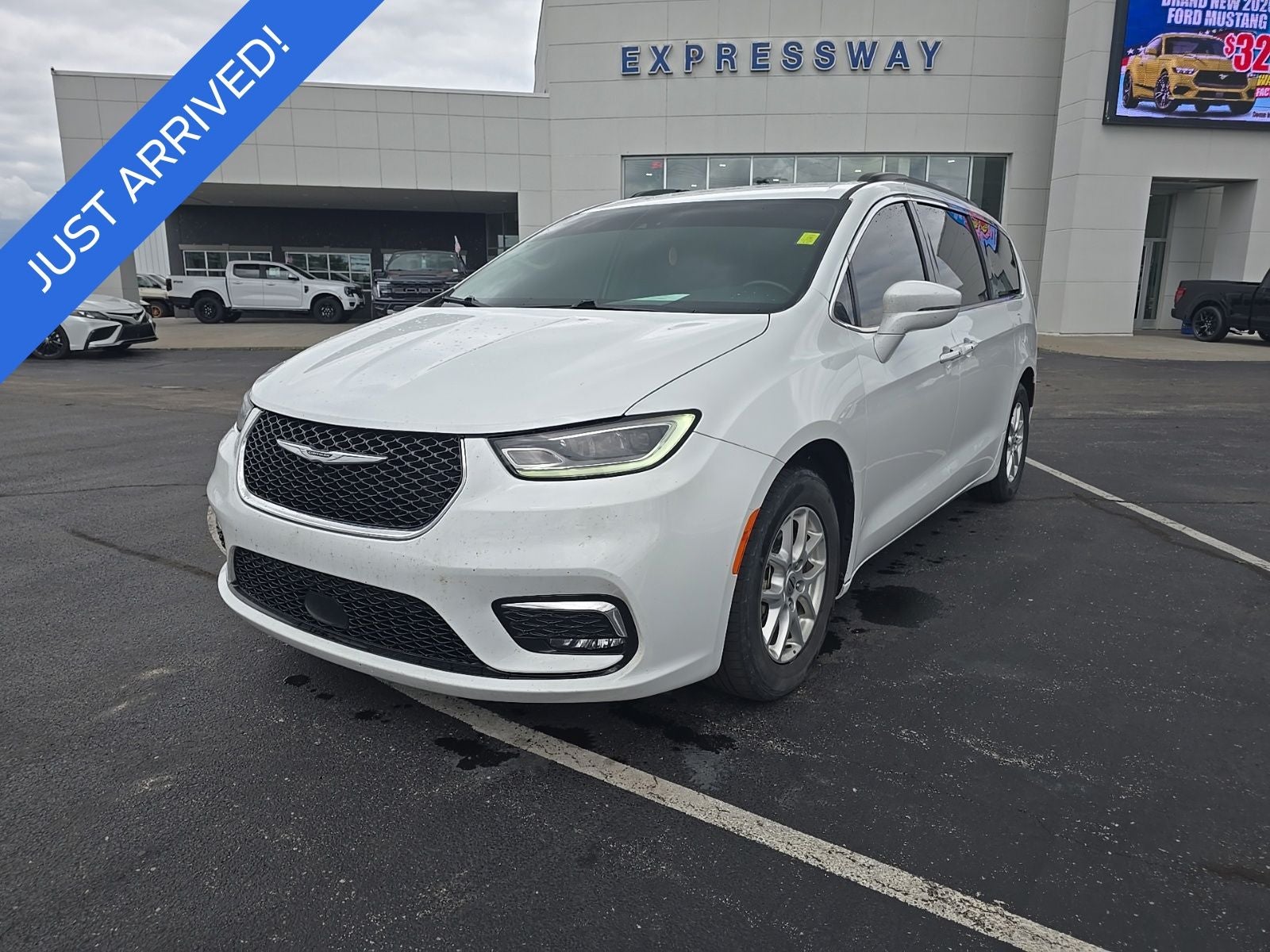 2022 Chrysler Pacifica Touring L