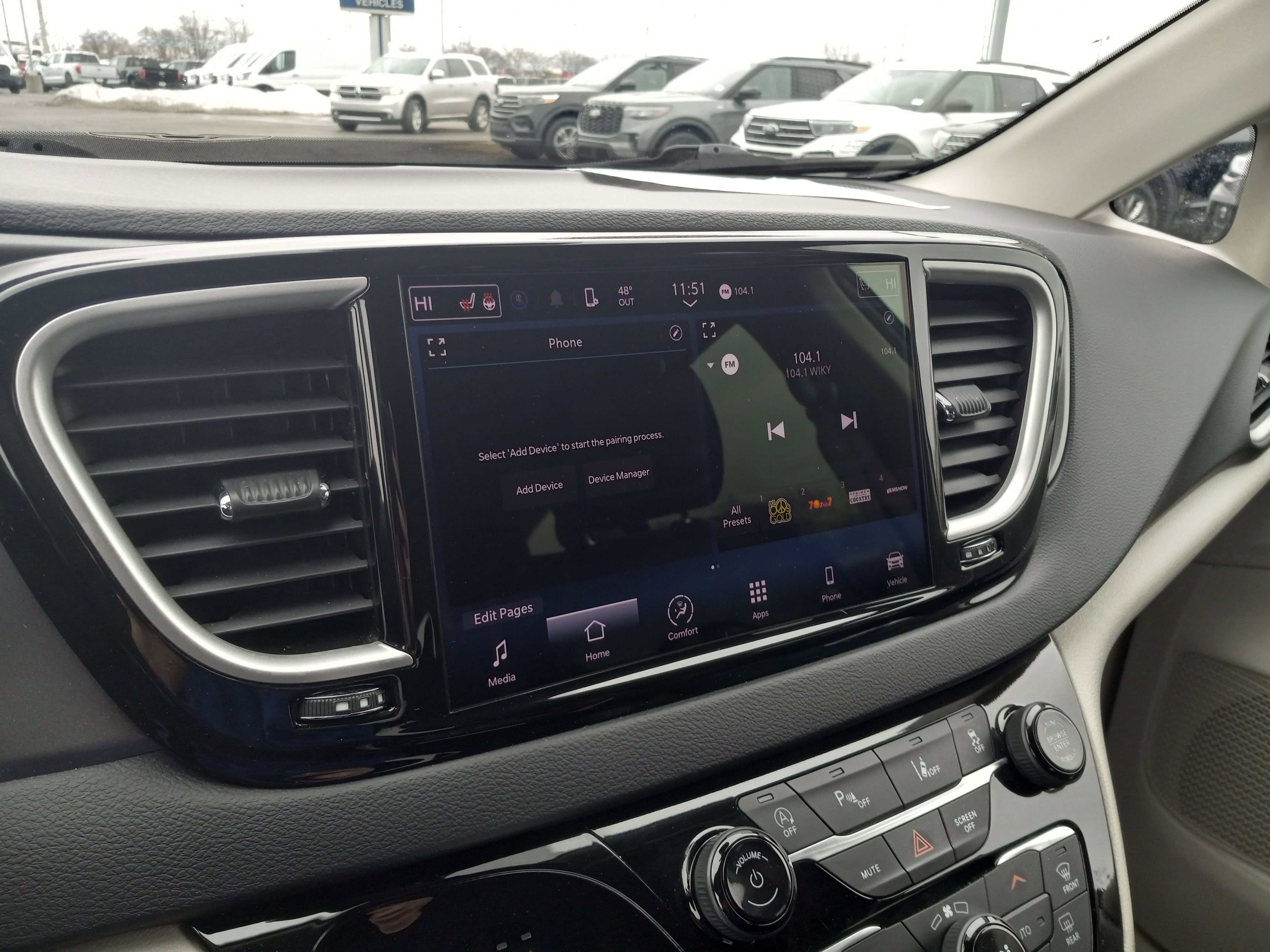 2023 Chrysler Pacifica Touring L