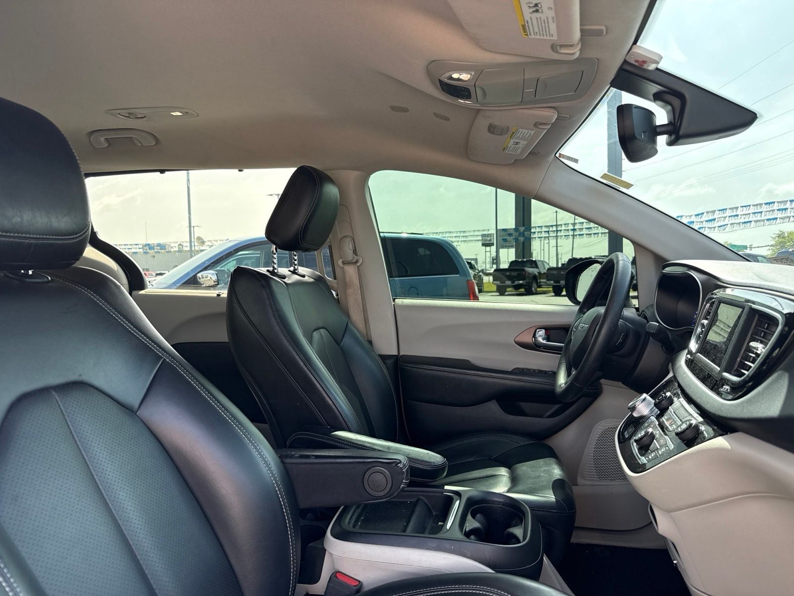 2020 Chrysler Voyager LXI