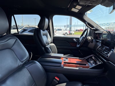 2023 Lincoln Navigator Standard