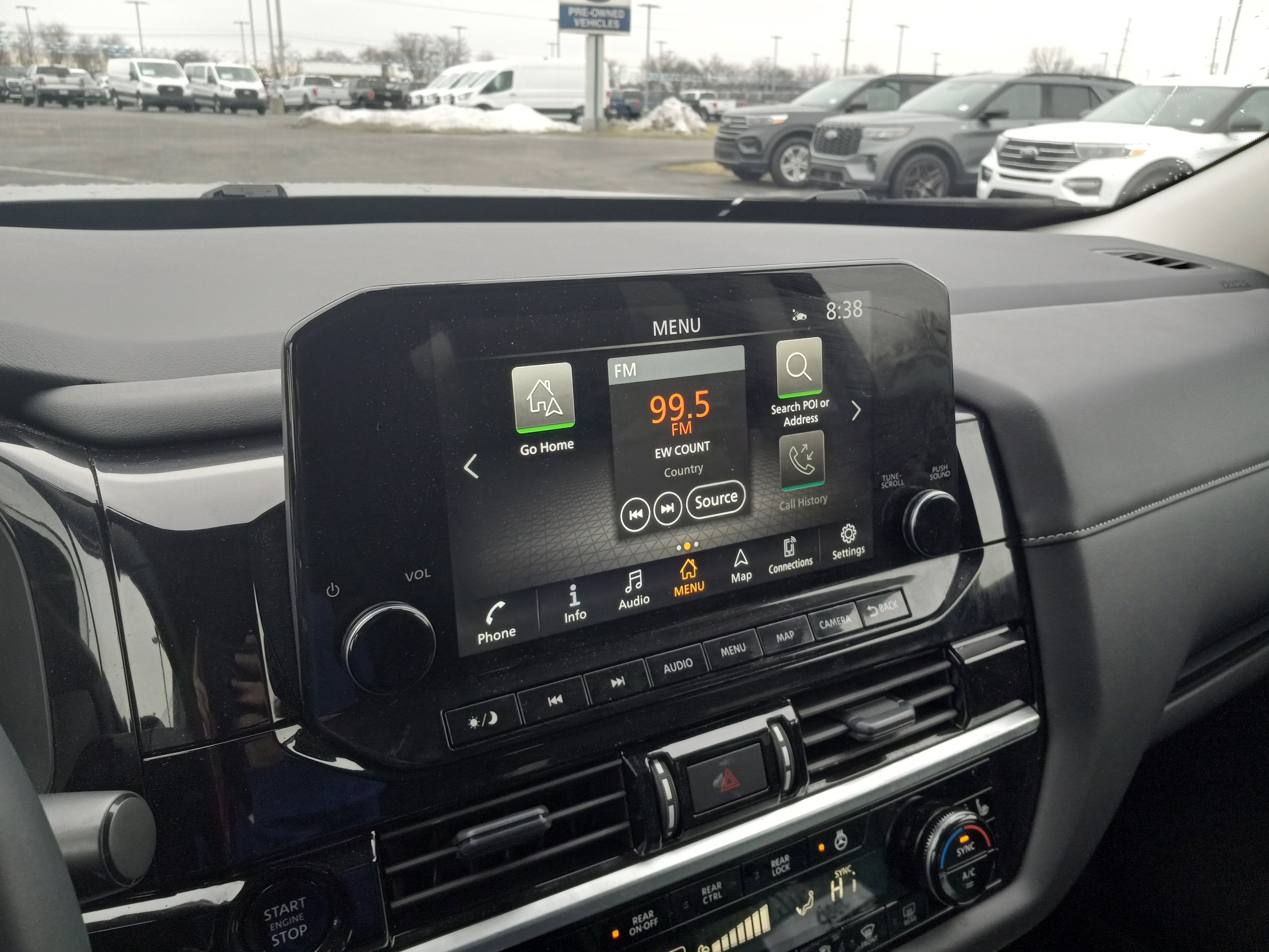 2025 Nissan Pathfinder SL