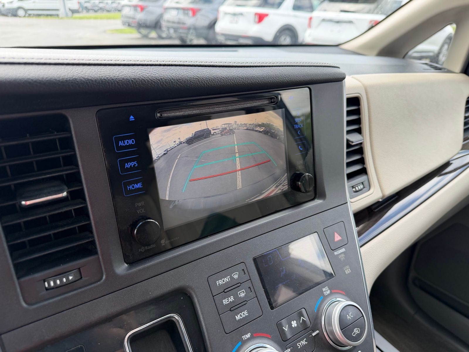 2015 Toyota Sienna XLE 7 Passenger