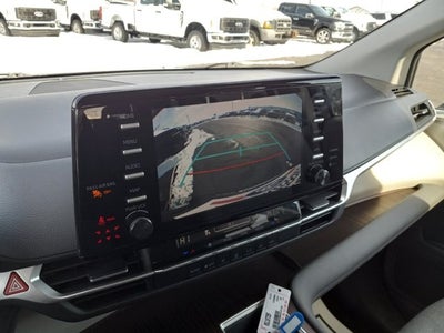 2024 Toyota Sienna LE