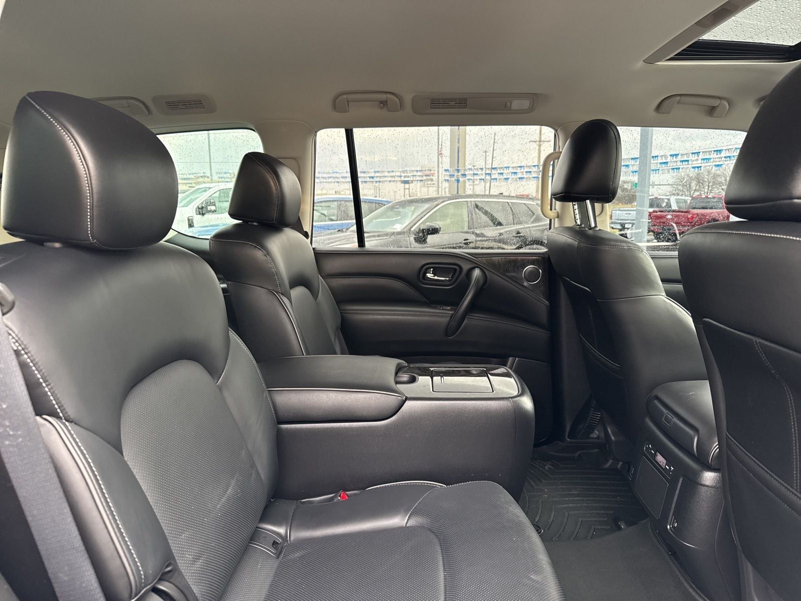 2023 INFINITI QX80 LUXE