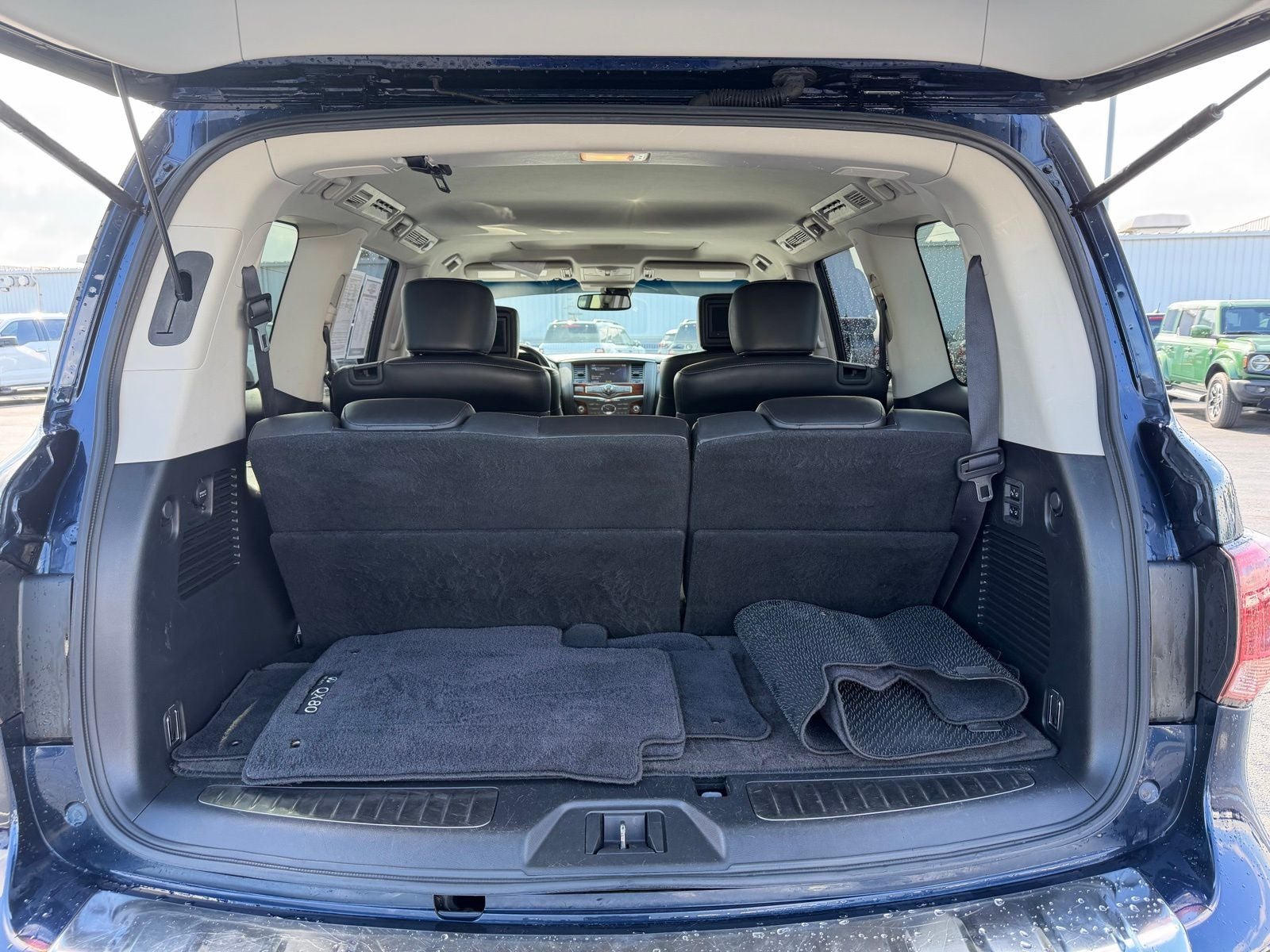 2017 INFINITI QX80 Base