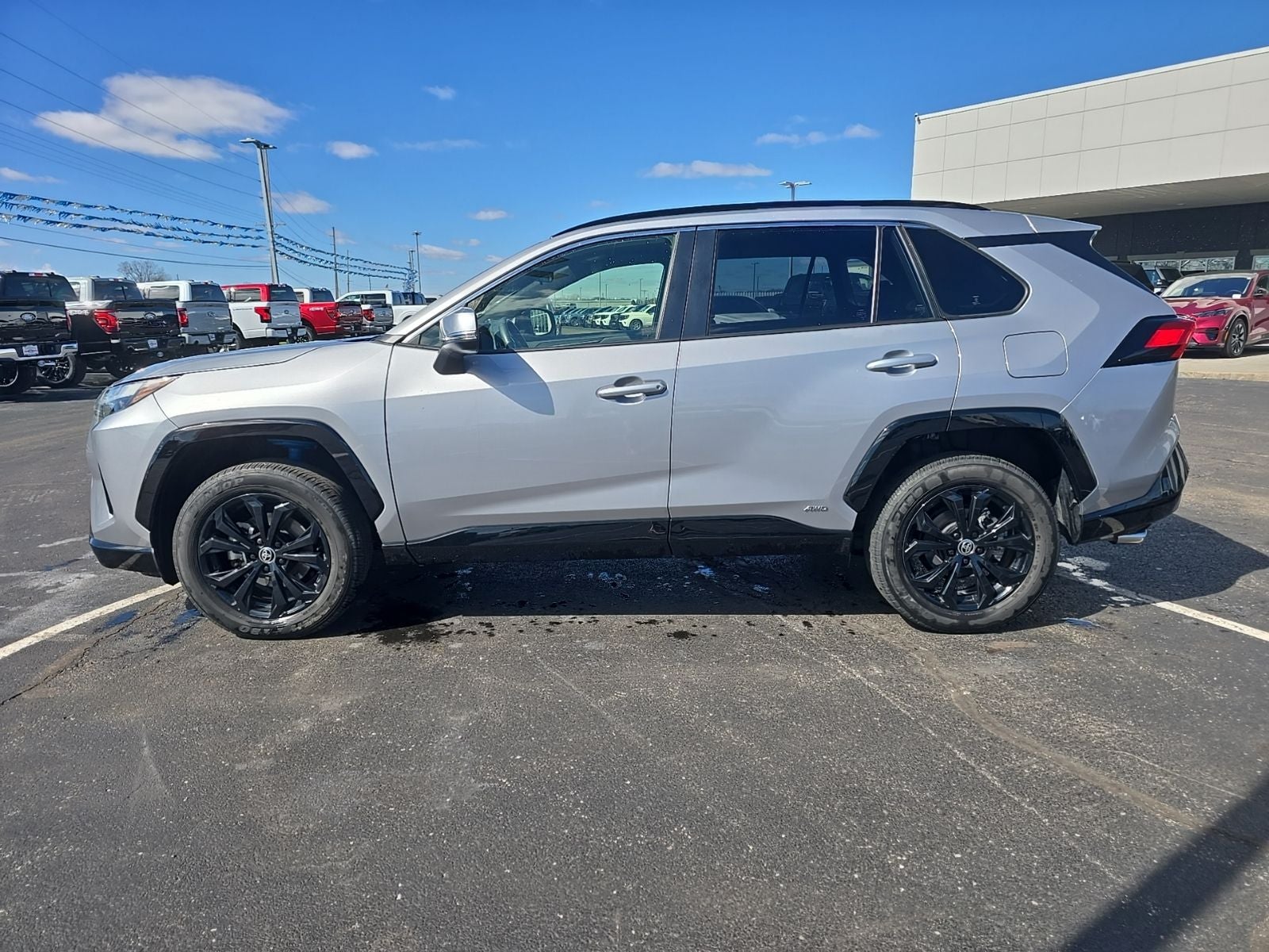 2024 Toyota RAV4 Hybrid SE
