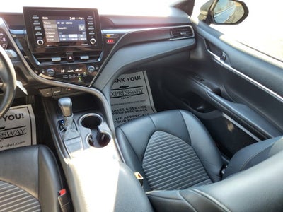 2022 Toyota Camry SE