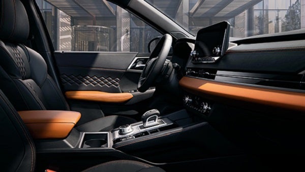 2023 Outlander Interior | Expressway Mitsubishi in Evansville IN